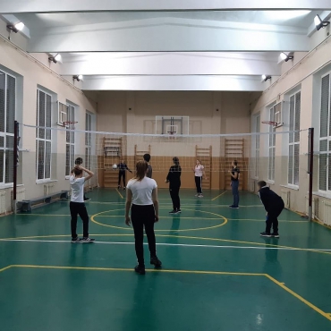 Школьный спортклуб "Факел", руководитель Голощапов Н.В. 10 декабря прошли соревнования по волейболу.